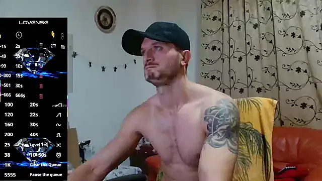 cuple hoot  online show from October 29, 2025, 6:04 am