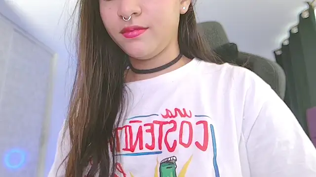 Snapshot of Lucy_Fer5 chatting on February 17, 2026, 7:20 pm Lucy Fer5 online show from February 17, 2026, 7:20 pm