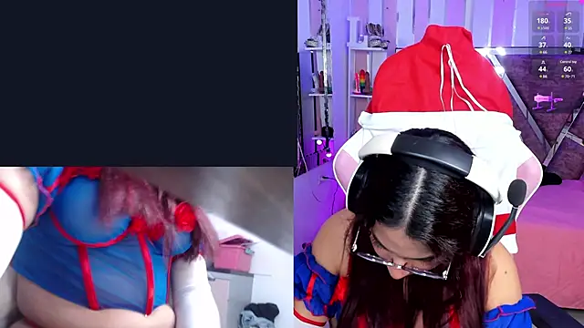 Snapshot of PetiteSophie_ chatting on December 13, 2024, 1:12 pm PetiteSophie online show from December 13, 2024, 1:12 pm