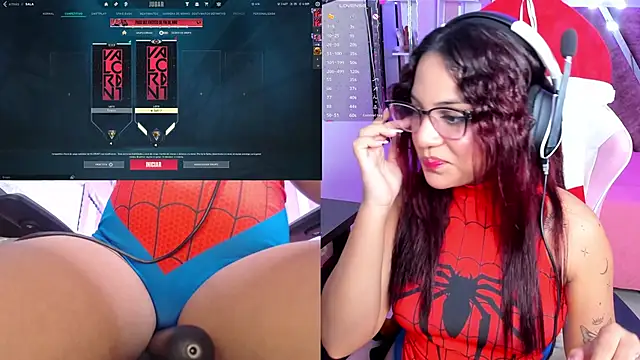 Snapshot of PetiteSophie_ chatting on December 15, 2024, 7:53 pm PetiteSophie online show from December 15, 2024, 7:53 pm