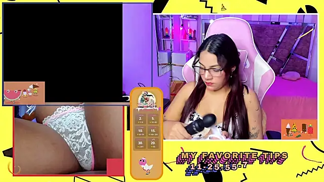Snapshot of PetiteSophie_ chatting on January 2, 2025, 1:08 pm PetiteSophie online show from January 2, 2025, 1:08 pm