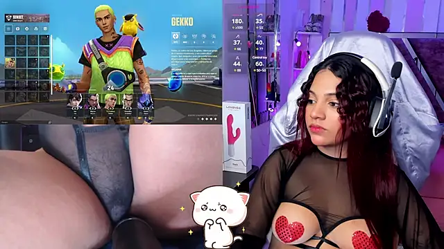 Snapshot of PetiteSophie_ chatting on February 14, 2025, 2:33 pm PetiteSophie online show from February 14, 2025, 2:33 pm
