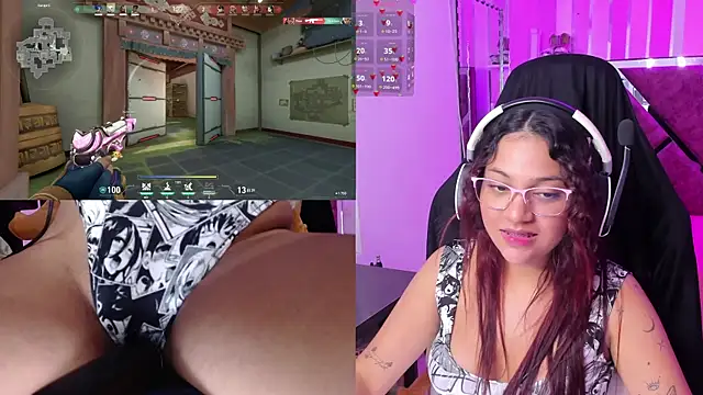 Snapshot of PetiteSophie_ chatting on March 13, 2025, 4:56 pm PetiteSophie online show from March 13, 2025, 4:56 pm