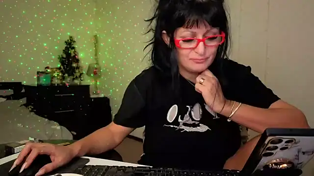 YourDreamLoverr online show from December 22, 2025, 12:18 am