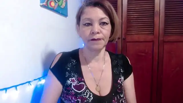 Snapshot of electra-mommy chatting on July 2, 2026, 11:05 am electra-mommy online show from July 2, 2026, 11:05 am