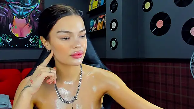 Angel Sapphire  online show from December 7, 2024, 11:29 am