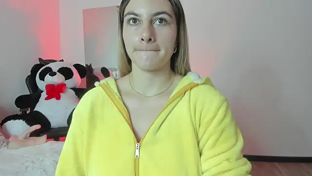 AtheneaRossi online show from February 15, 2025, 10:44 am