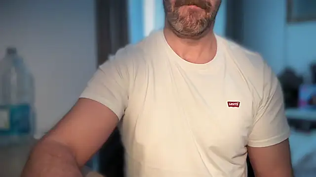 Mr Beef online show from April 5, 2026, 11:07 am