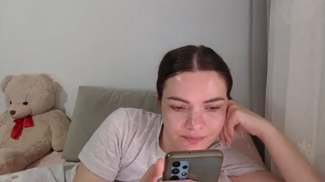  JustmeHere  online show from December 14, 2025, 9:58 am