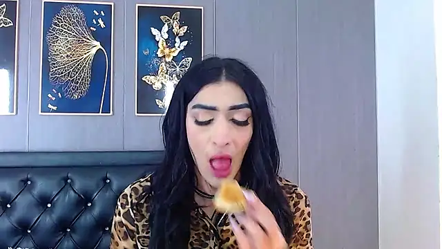 Snapshot of Evelynn_sex_ chatting on December 11, 2024, 1:17 pm Evelynn sex online show from December 11, 2024, 1:17 pm