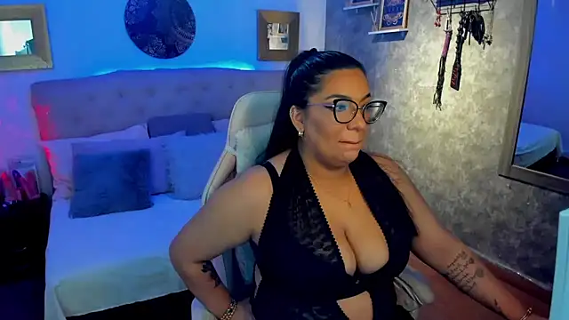 Snapshot of Daring__natasha_ chatting on February 28, 2025, 4:43 am Daring natasha online show from February 28, 2025, 4:43 am