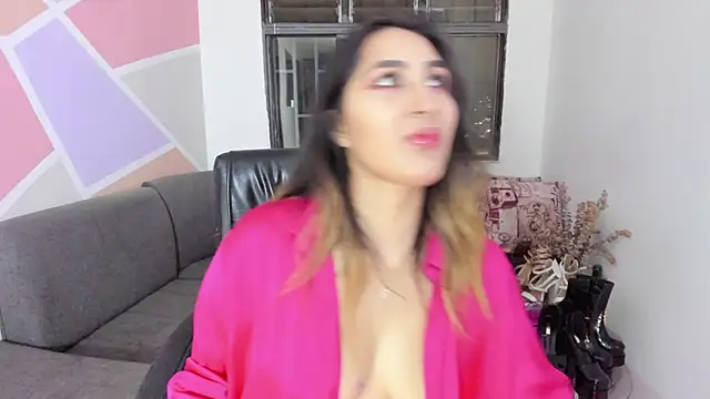 Snapshot of Maiaconnor_ chatting on November 15, 2025, 3:59 am Maiaconnor online show from November 15, 2025, 3:59 am