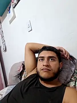 Juanhots online show from May 3, 2026, 9:43 pm
