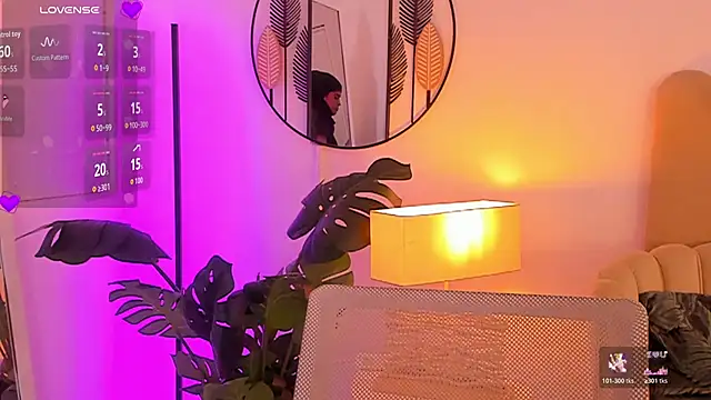 anna-henao online show from March 9, 2026, 8:13 pm