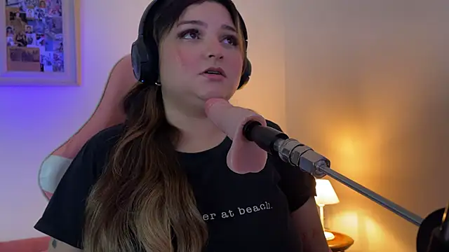 Snapshot of SweetPaige_ chatting on November 9, 2025, 5:11 pm SweetPaige online show from November 9, 2025, 5:11 pm