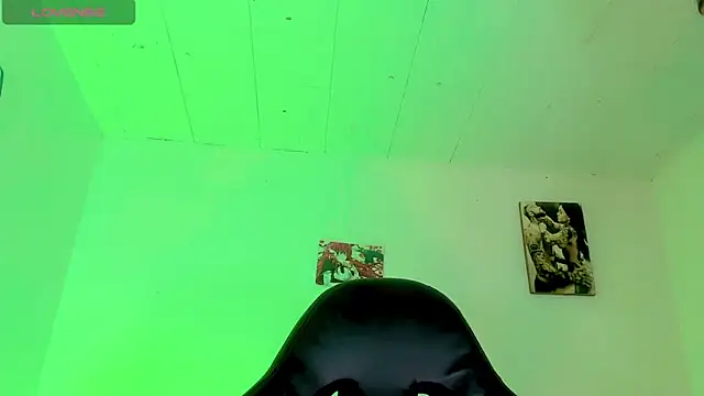 naomy  xx online show from October 29, 2025, 3:09 am