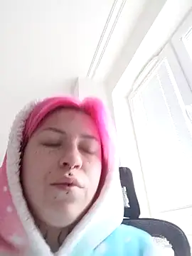 Snapshot of divine_eve chatting on February 4, 2025, 11:05 am divine eve online show from February 4, 2025, 11:05 am