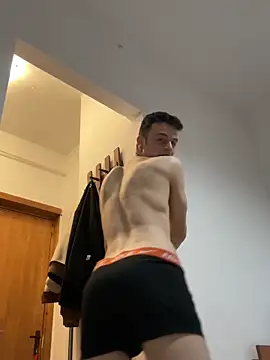 Snapshot of Kosty61_ chatting on February 4, 2026, 10:15 pm Kosty61 online show from February 4, 2026, 10:15 pm