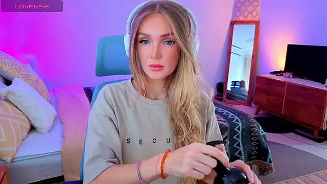 PrincessVS online show from November 2, 2025, 3:31 am