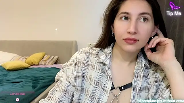 Snapshot of marrycolins chatting on February 4, 2026, 2:50 am marrycolins online show from February 4, 2026, 2:50 am