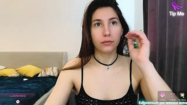 Snapshot of marrycolins chatting on March 4, 2026, 2:50 am marrycolins online show from March 4, 2026, 2:50 am