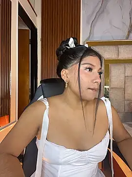 LinnaGardenia online show from January 7, 2026, 1:24 pm