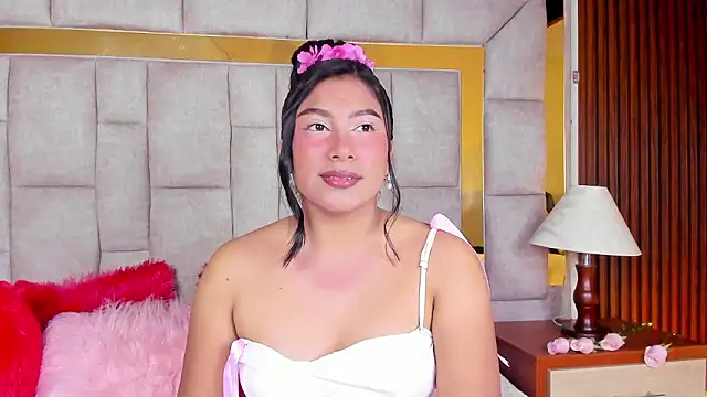 LinnaGardenia online show from March 3, 2026, 2:56 pm