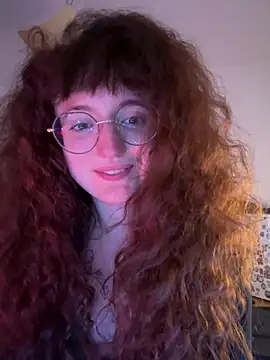 Snapshot of _foxygirl_ chatting on March 18, 2025, 9:53 pm foxygirl online show from March 18, 2025, 9:53 pm