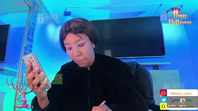 Mikeyla-Russo online show from October 7, 2025, 7:44 pm