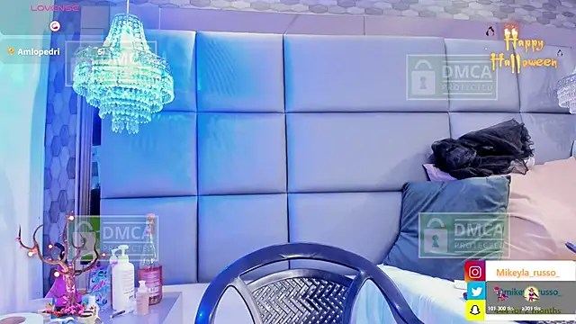 Mikeyla-Russo online show from October 18, 2025, 11:49 pm