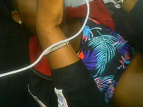 pretty nanah online show from October 7, 2025, 9:23 pm