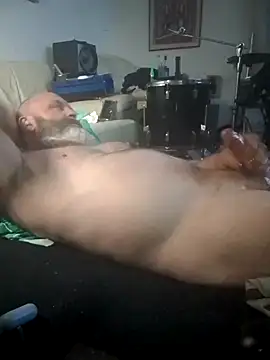 Snapshot of iambradz chatting on November 6, 2025, 2:18 pm iambradz online show from November 6, 2025, 2:18 pm