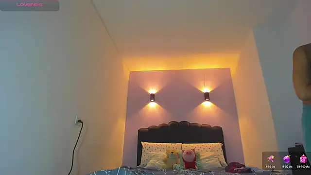 Sofia Clauss  online show from February 26, 2026, 4:11 am