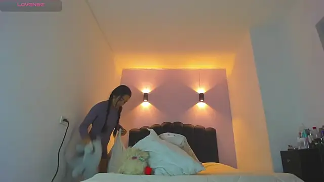 Sofia Clauss  online show from March 2, 2026, 4:03 am