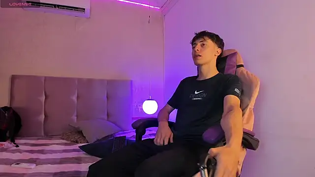 Snapshot of AlessandroDybala chatting on March 4, 2025, 12:01 pm AlessandroDybala online show from March 4, 2025, 12:01 pm