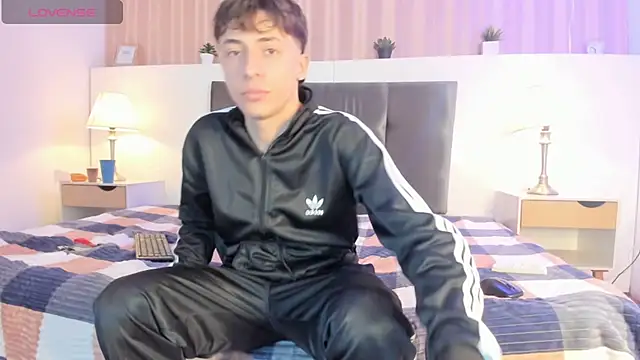 Snapshot of AlessandroDybala chatting on March 10, 2025, 3:41 pm AlessandroDybala online show from March 10, 2025, 3:41 pm