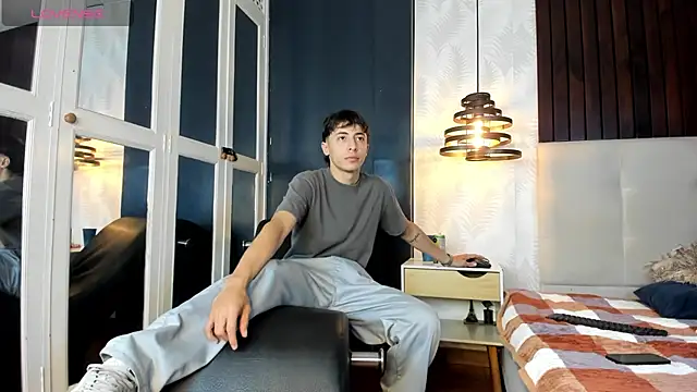 Snapshot of AlessandroDybala chatting on March 13, 2025, 3:50 pm AlessandroDybala online show from March 13, 2025, 3:50 pm