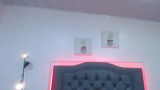 Snapshot of candy_lux_ chatting on October 18, 2025, 7:03 pm candy lux online show from October 18, 2025, 7:03 pm