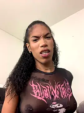 turabbitxx online show from October 25, 2025, 2:41 am