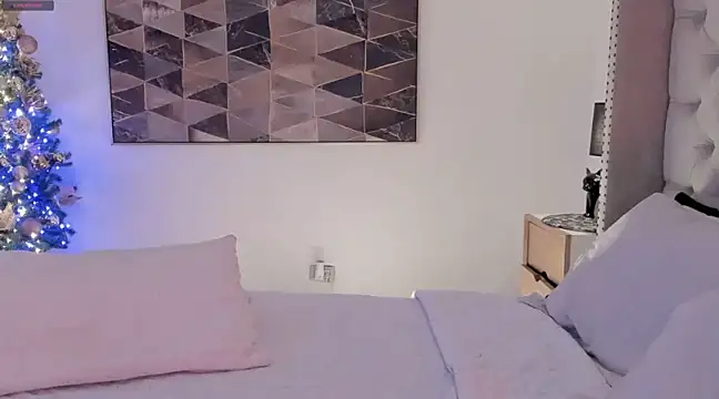 vangie  online show from December 23, 2024, 1:40 am