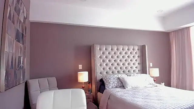 vangie  online show from November 17, 2025, 7:41 pm