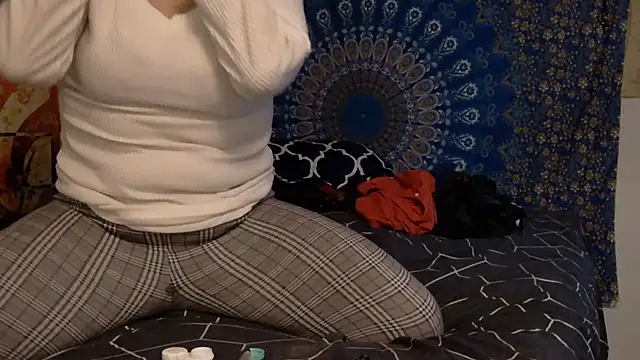 HeyyImHarlowe online show from February 8, 2025, 10:29 am