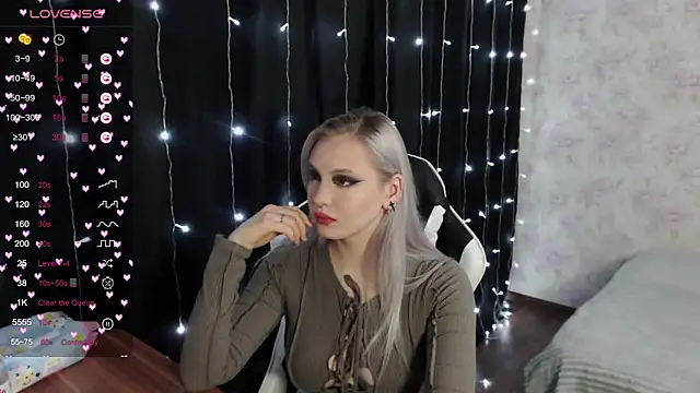 Snapshot of VikaPowers chatting on March 1, 2025, 12:01 pm VikaPowers online show from March 1, 2025, 12:01 pm