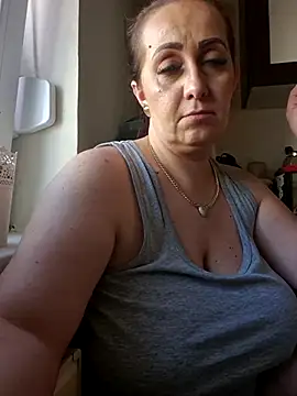 Snapshot of AvaLloyd chatting on January 28, 2025, 12:43 pm AvaLloyd online show from January 28, 2025, 12:43 pm