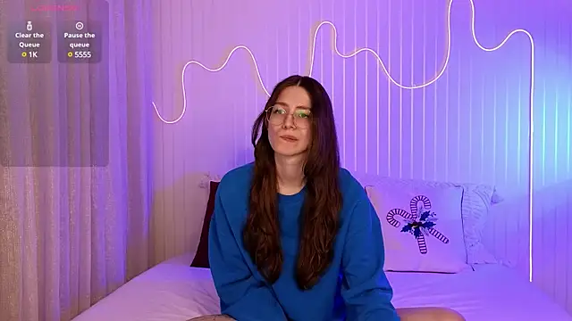 Ester Hill online show from December 17, 2024, 12:12 am