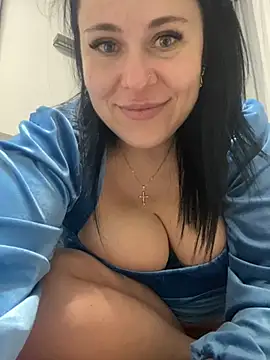 CuteNata online show from January 22, 2025, 3:07 pm