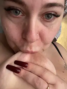 CuteNata online show from February 6, 2025, 7:24 am