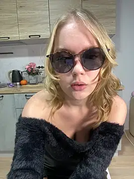 Snapshot of Little_Forest_ELF chatting on March 14, 2025, 2:30 pm Little Forest ELF online show from March 14, 2025, 2:30 pm