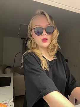 Snapshot of Little_Forest_ELF chatting on October 17, 2025, 9:06 pm Little Forest ELF online show from October 17, 2025, 9:06 pm