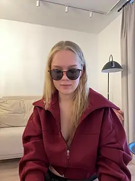 Snapshot of Little_Forest_ELF chatting on November 2, 2025, 5:54 am Little Forest ELF online show from November 2, 2025, 5:54 am